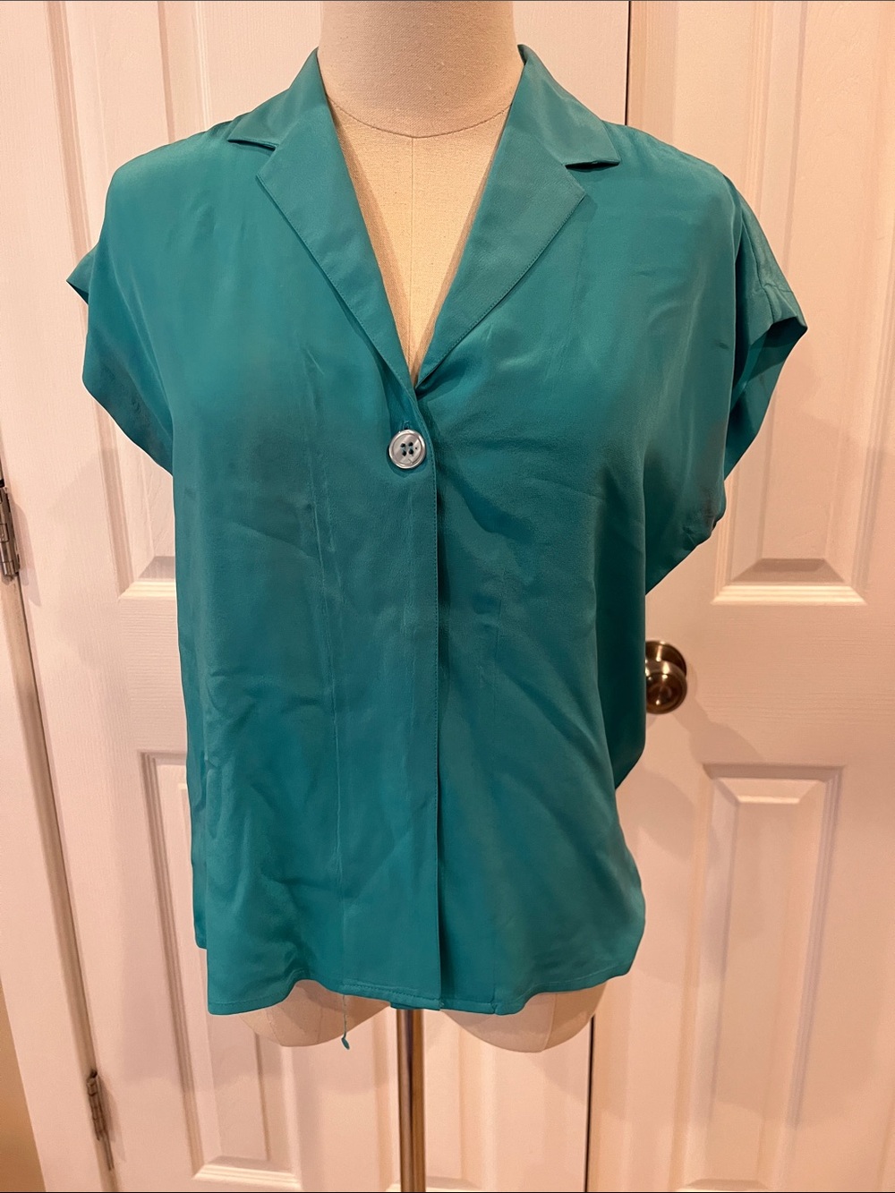 Vintage silk Women’s Teal Short-Sleeve Button-Front Blouse